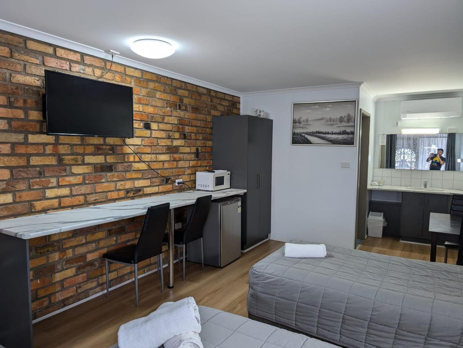 Morwell Parkside Motel Экстерьер фото