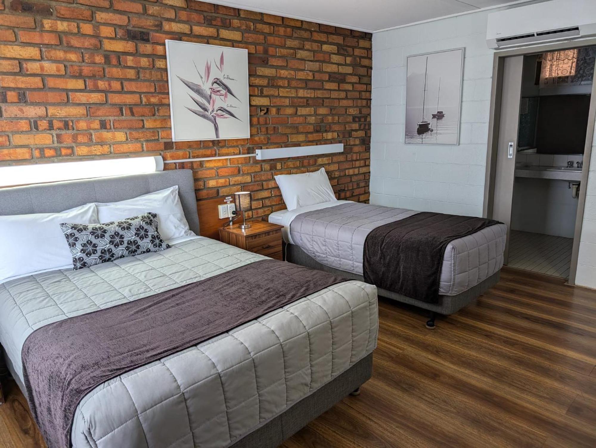 Morwell Parkside Motel Экстерьер фото