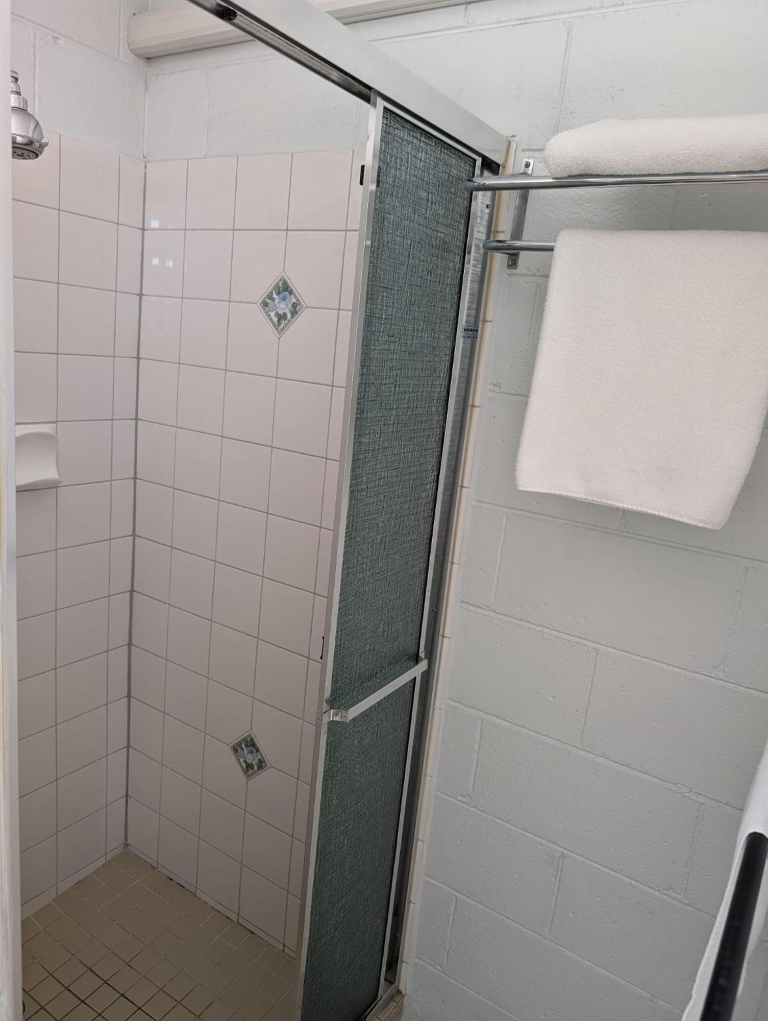 Morwell Parkside Motel Экстерьер фото